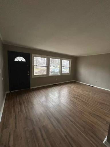 Main picture of 2431 Ormsby St