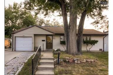 Main picture of 1815 S Sunset Way