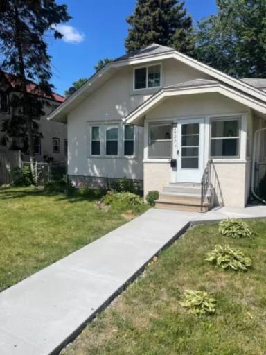 Main picture of 2935 Thomas Ave N