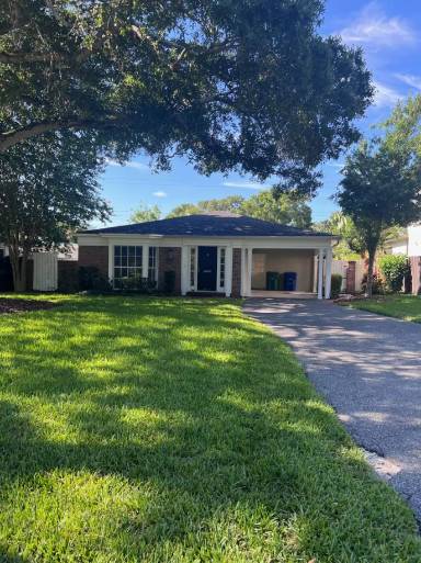 Main picture of 3114 S Julia Cir