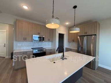 Main picture of 608 E Hemsworth Ln