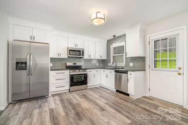 Main picture of 442 Stoneycreek Ln