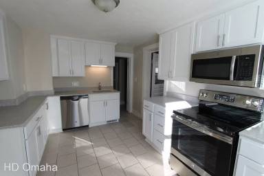 Main picture of 2922 Oak St