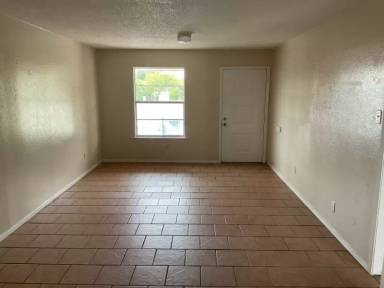 Main picture of 112 E Crest Dr