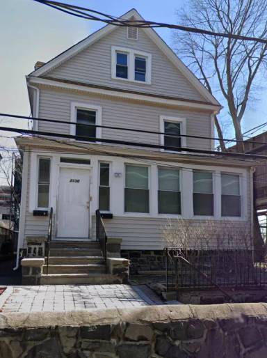 Main picture of 2130 Hudson St