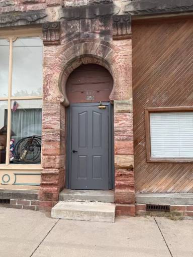 Main picture of 307 E Bridge St