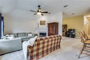 Main picture of 8517 Luzerne Dr