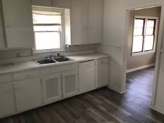 Main picture of 2535 E 4th St