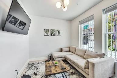 Main picture of 1026 Capp St