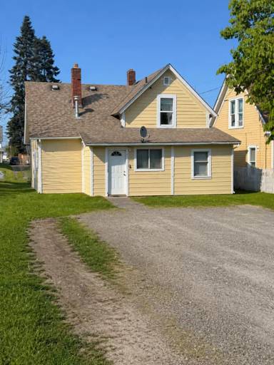 Main picture of 412 Lakeway Dr