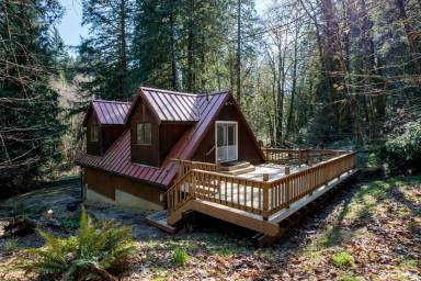 Main picture of 58273 Lindsay Ln