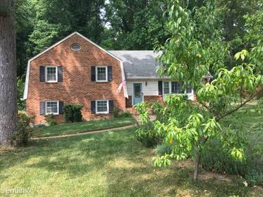 Main picture of 9610 Tuxford Rd