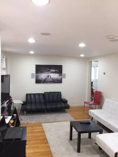 Main picture of 571 N Main St