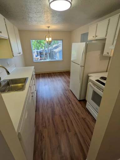 Main picture of 6498 Lowry Dr