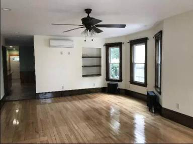 Main picture of 4 Village St