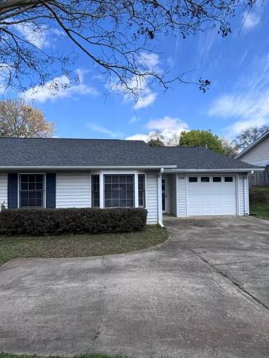 Main picture of 2008 Henderson Dr