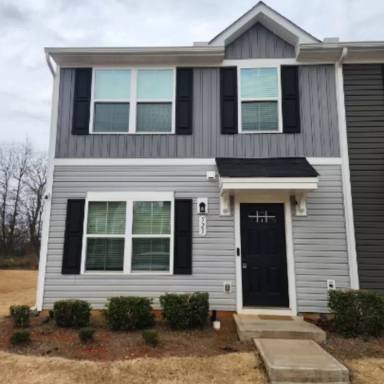 Main picture of 525 Hampton Townes Dr