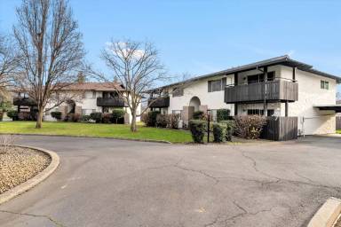 Main picture of 40 Drake Way