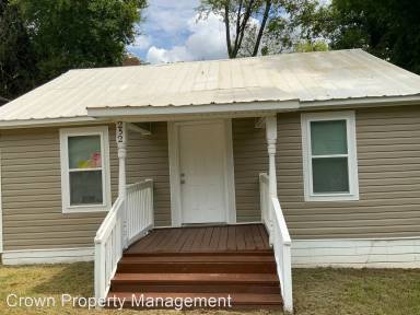 Main picture of 246 Maple St