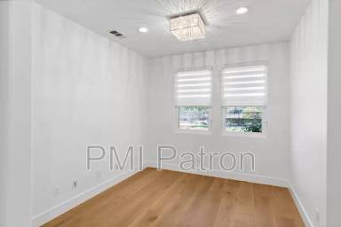 Main picture of 356 W Weeping Willow Ave