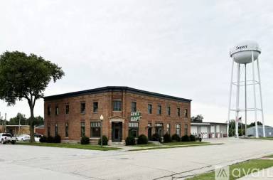 Main picture of 203 E Front St