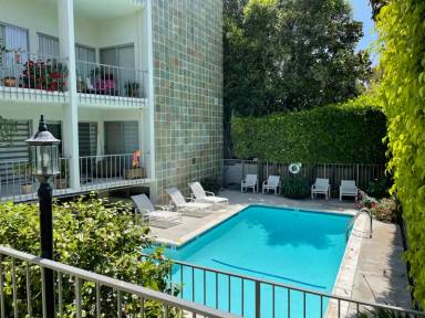 Main picture of 516 S San Vicente Blvd