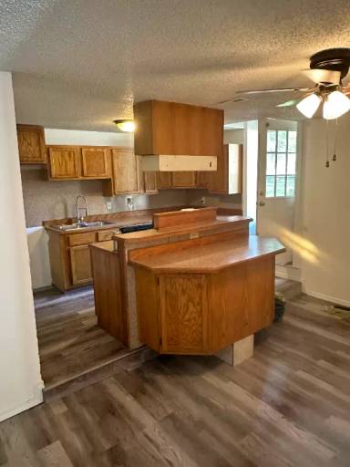 Main picture of 1608 E Jasper St