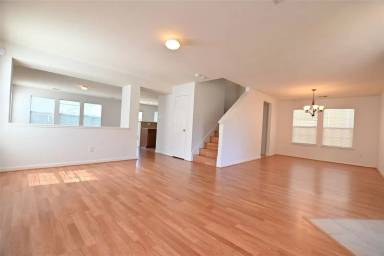 Main picture of 2722 Skyview Downs Dr