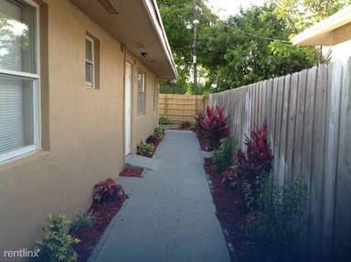 Main picture of 720 SW 6th St