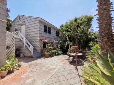 Main picture of 6520-26 La Jolla Blvd