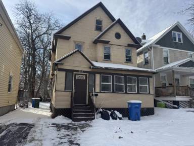Main picture of 247 Magnolia St