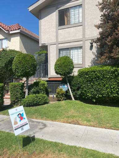 Main picture of 353 W Lexington Dr