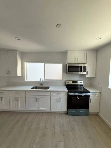 Main picture of 22026 Saticoy St