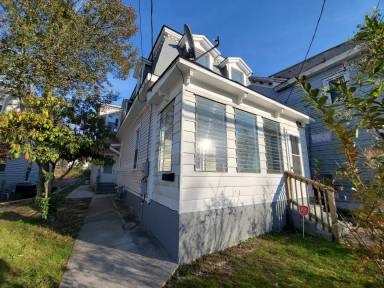 Main picture of 83 South Ave