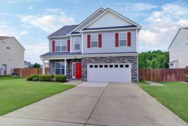 Main picture of 4688 Yeardley Loop