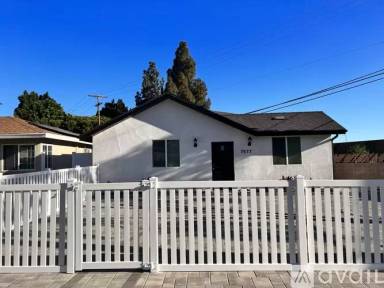 Main picture of 7677 Glencrest Dr