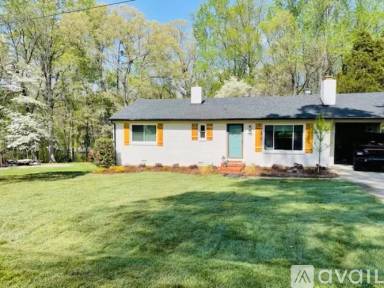 Main picture of 110 Crestview Dr