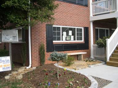 Main picture of 615 N Spring St