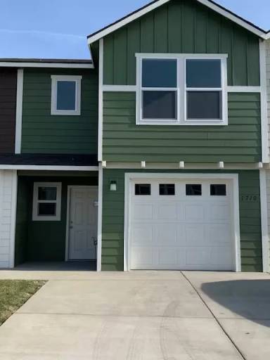 Main picture of 1700 NE 8th St