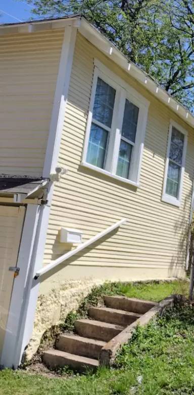 Main picture of 3001 Avenue C