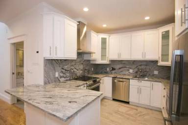 Main picture of 106 13th St