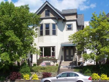 Main picture of 1638 N Van Buren St