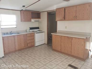 Main picture of Chucks Mobile Ranch