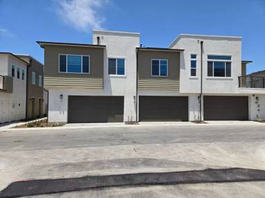 Main picture of 813 Mateo St