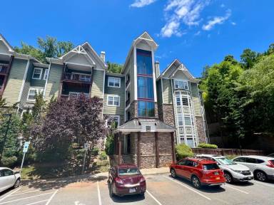 Main picture of 2000 Olde Eastwood Village Blvd