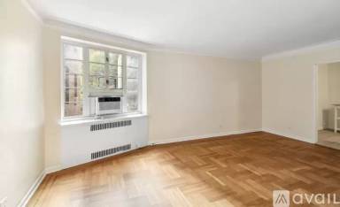 Main picture of 1 Jane St