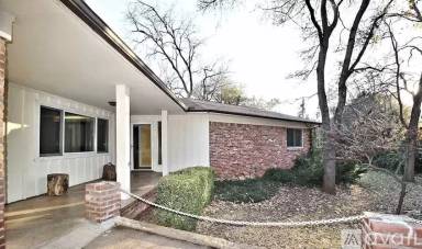 Main picture of 401 Eyler Ln
