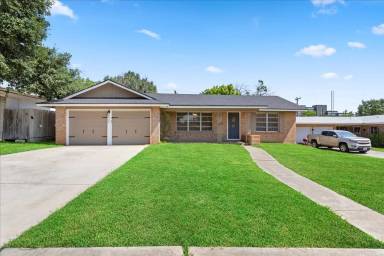 Main picture of 535 Stockton Dr