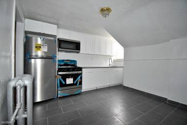 Main picture of 2729 Matthews Ave