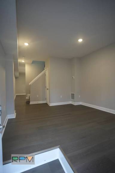Main picture of 514 E 27th St